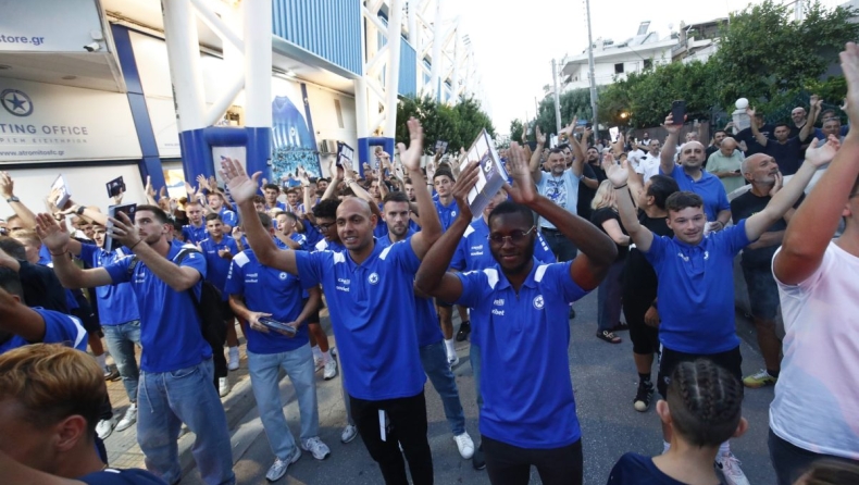 Ατρομήτος:-Μια-Γροθιά-Παίκτες-και-Κόσμος-για-την-Εντυπωσιακή-Πρεμιέρα-στο-Γήπεδο!