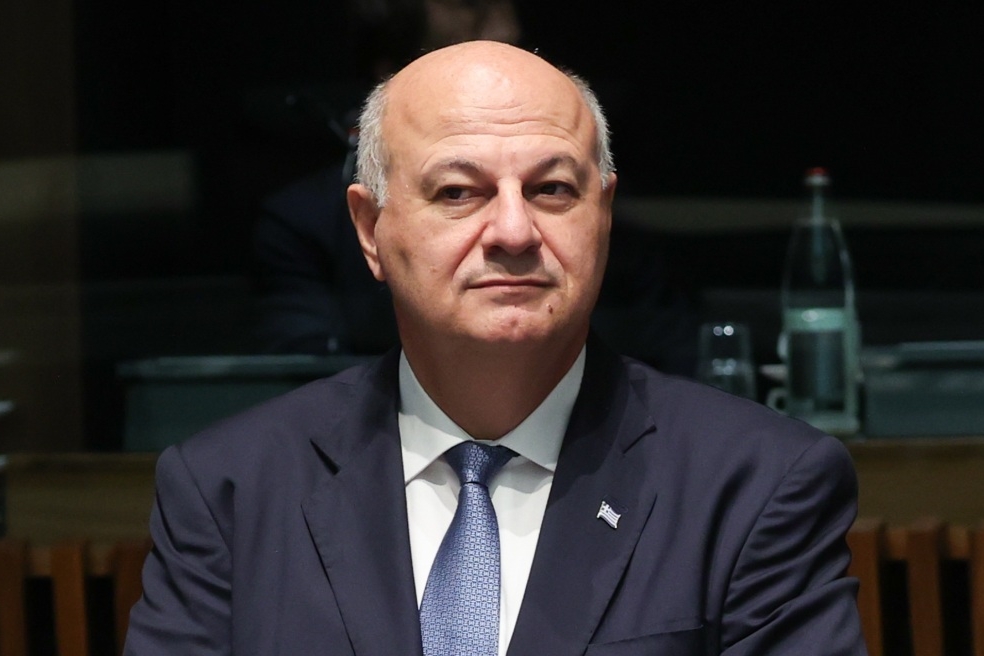 «Εκρηκτική κατάσταση: Τέσσερα γκαζάκια αναστατώνουν το υπουργείο Αγροτικής Ανάπτυξης – Οι ανησυχητικές ενέργειες του Κώστα Τσιάρα»