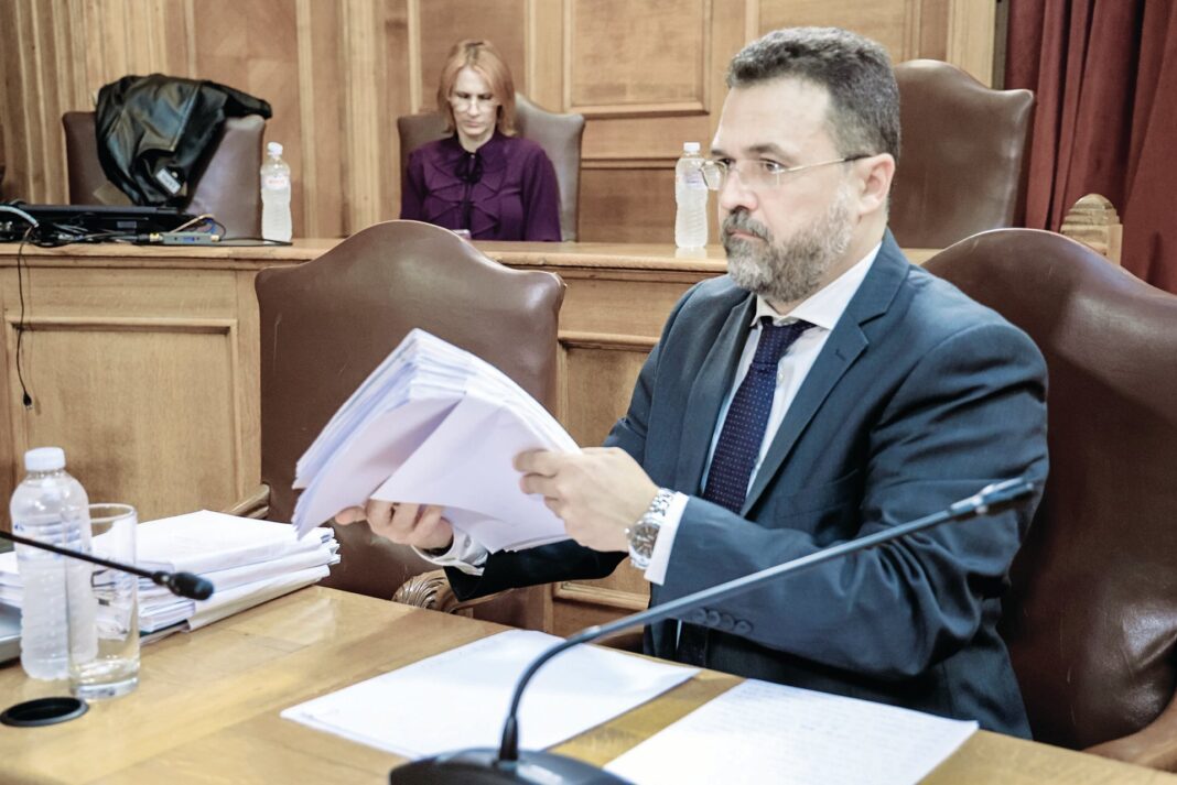 «Στρατάκος: Το Θρασύτατο Ρεσιτάλ που Σόκαρε την Εξεταστική!»