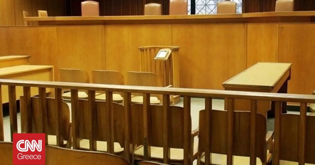 «Λάρισα: Δραματική καταδίκη 41χρονου που κυνηγούσε γυναίκα με τσεκούρι – Δύο χρόνια φυλάκιση!»