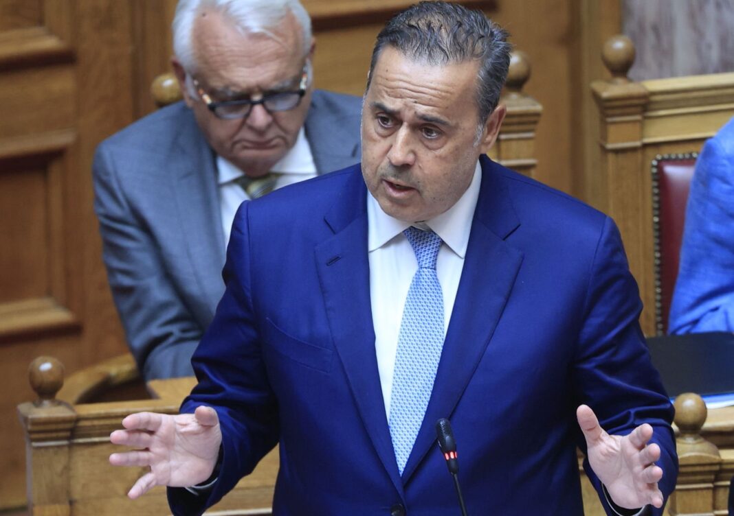 «Γαλάζια Επανάσταση κατά της Ακρίβειας: 11 Βουλευτές «καρφώνουν» τον Παπασταύρου!»