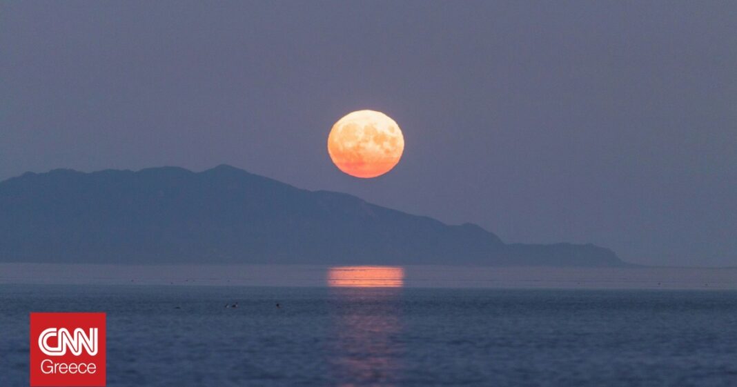 «Ανακαλύψτε το Μαγευτικό «Φεγγάρι του Κάστορα»: Η Εντυπωσιακή Πορτοκαλί Υπερπανσέληνος που θα σας Αφήσει Άφωνους!»