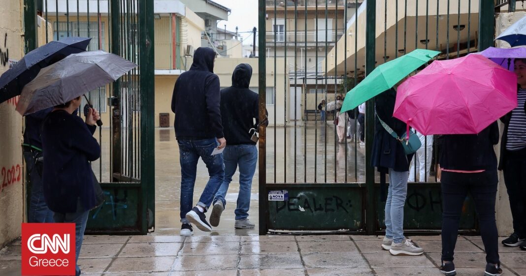 Σοκ στη Ναυπακτία: Δύο μαθητές λυκείου συλλαμβάνονται για διακίνηση κοκαΐνης – Ανακαλύψτε πού έκρυβαν τα ναρκωτικά!