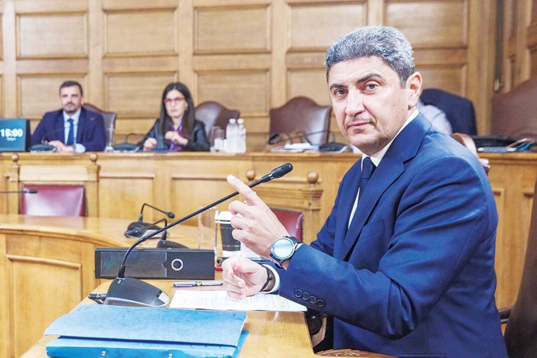 «Αυγενάκης: Ο Υπερόπτης Παίκτης της Γραμμής Μαξίμου»