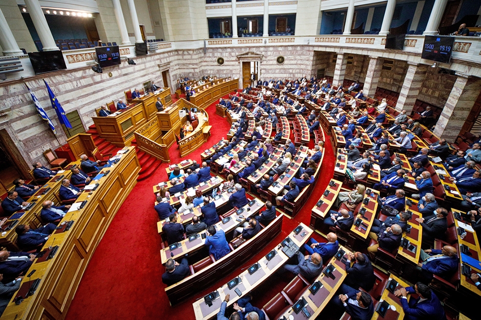 «Επικίνδυνη Στροφή: Η Κυβέρνηση Ζητά Ονομαστική Ψηφοφορία για το Νέο Φορολογικό Νομοσχέδιο!»