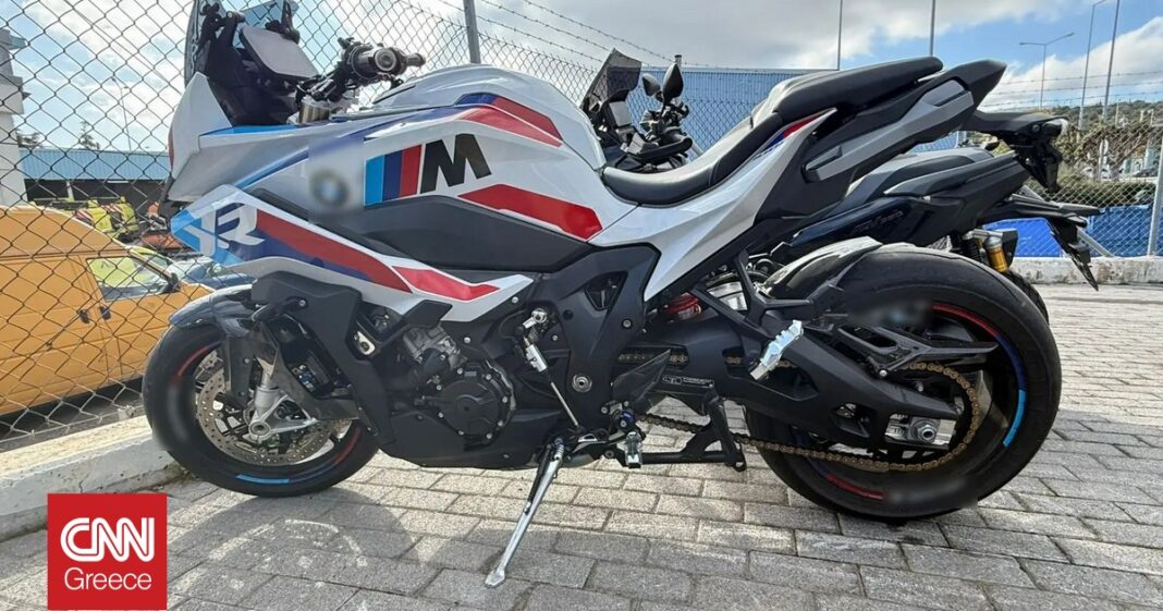 «Σοκ στην Αττική Οδό: Δύο άτομα πιάστηκαν να τρέχουν με 250 χλμ/ώρα σε επικίνδυνες κόντρες!»