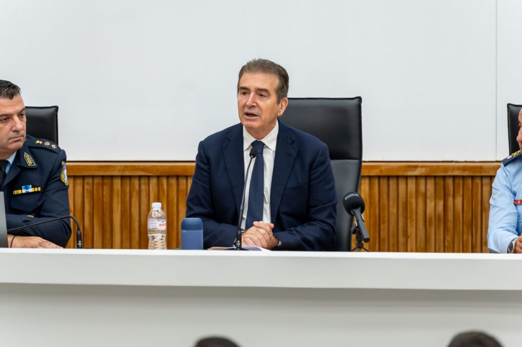 «Χρυσοχοΐδης: Μόνιμη παρουσία του ελληνικού FBI στην Κρήτη – Τέλος στους νταήδες!»