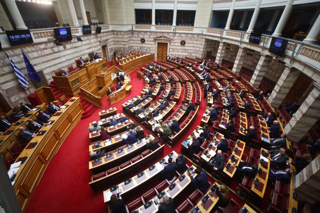 Ιστορική Στιγμή στη Βουλή: Υπερψηφίζεται η Φορολογική Μεταρρύθμιση με Συμφωνία και της Αντιπολίτευσης! (BINTEO)