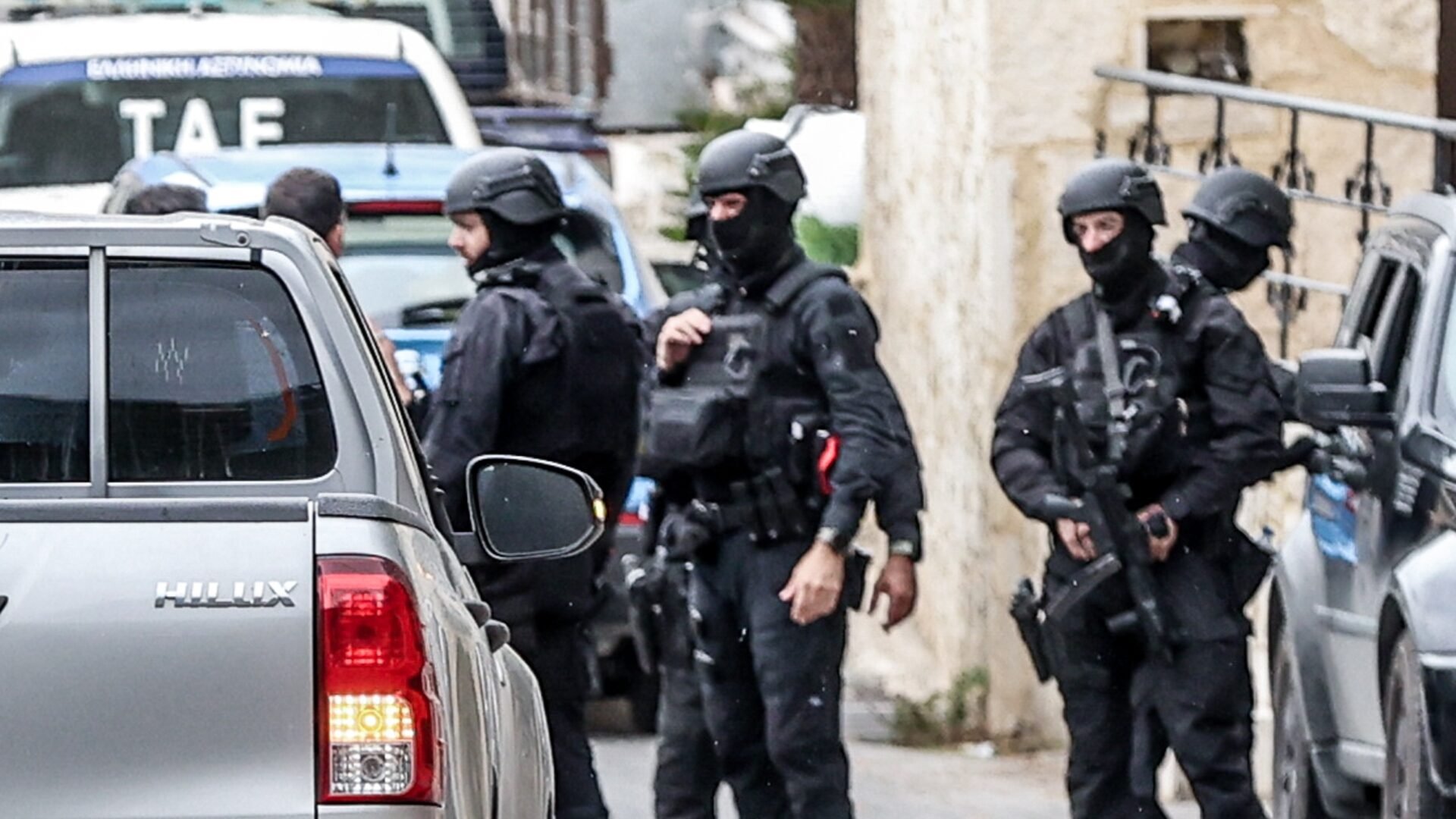 «Συναγερμός-στη-Βορίζια:-Αυτοκίνητο-γεμάτο-όπλα-απομακρύνθηκε-–-Αποκαλύψεις-από-τον-συλληφθέντα-για-το-μακελειό-(βίντεο)»