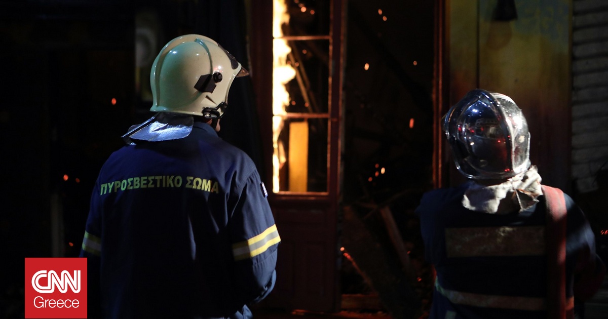 «Δραματική-διάσωση:-Ηλικιωμένη-γυναίκα-απεγκλωβίζεται-από-φωτιά-σε-σπίτι-στην-Πάτρα»