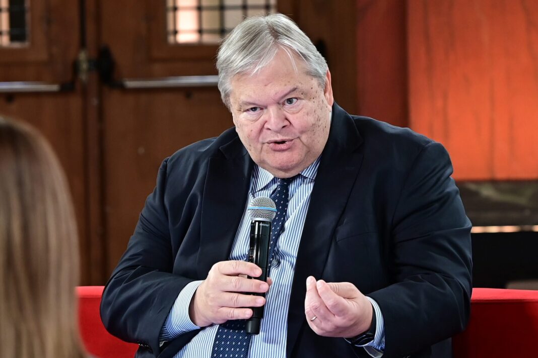 «Ευάγγελος Βενιζέλος στην «Ελευθερία»: Η Διαχείριση των Τεμπών και η Δοκιμασία των Θεσμών»