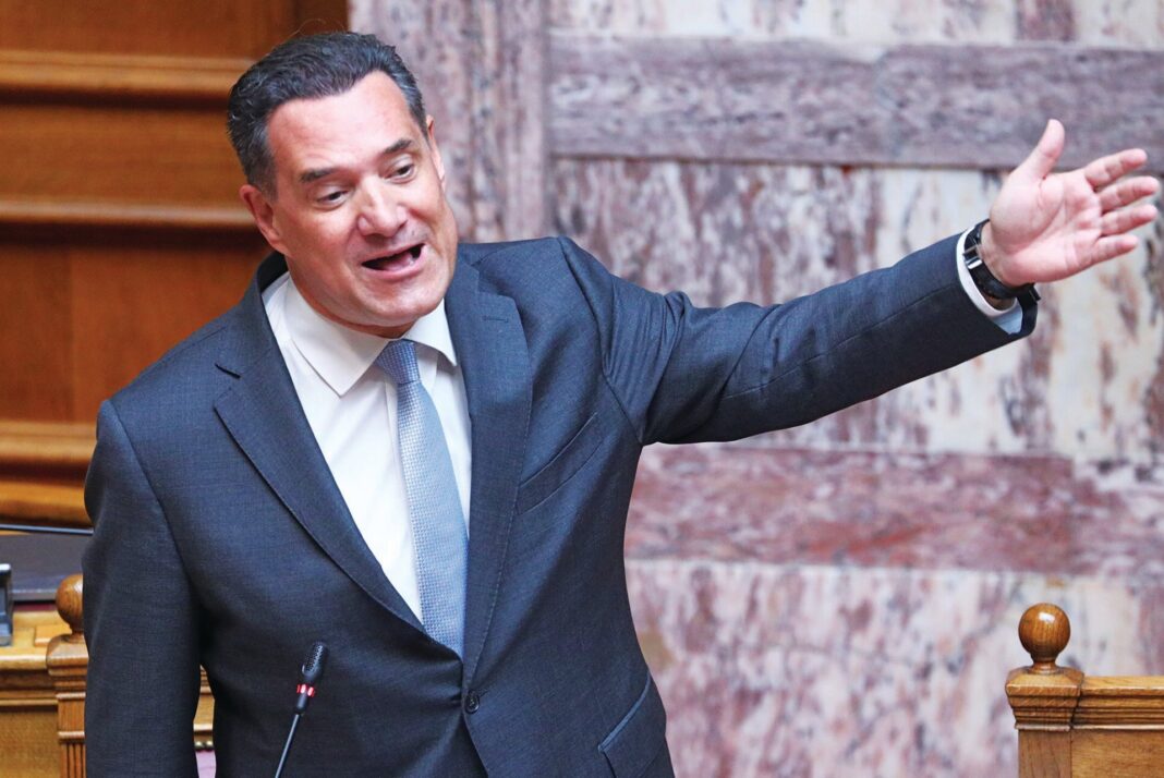 «Σάλος στη Ν.Δ.: Ο Αδωνις και η Υμνολογία της Οπλοφορίας Προκαλούν Θύελλα Αντιδράσεων!»