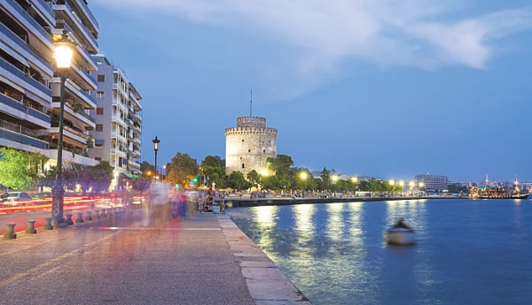 «Θεσσαλονίκη 20ού αιώνα: Η Θάλασσα Εισβάλλει – Ο Ζερεφός Αποκαλύπτει την Κλιματική Απειλή»