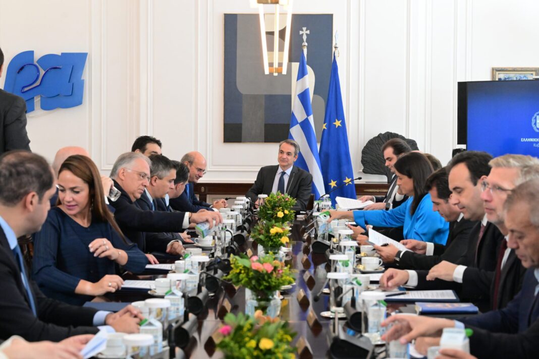 «Ο Μητσοτάκης: Ο Νέος Αξιοσυνεχιστής της Τρόικας»