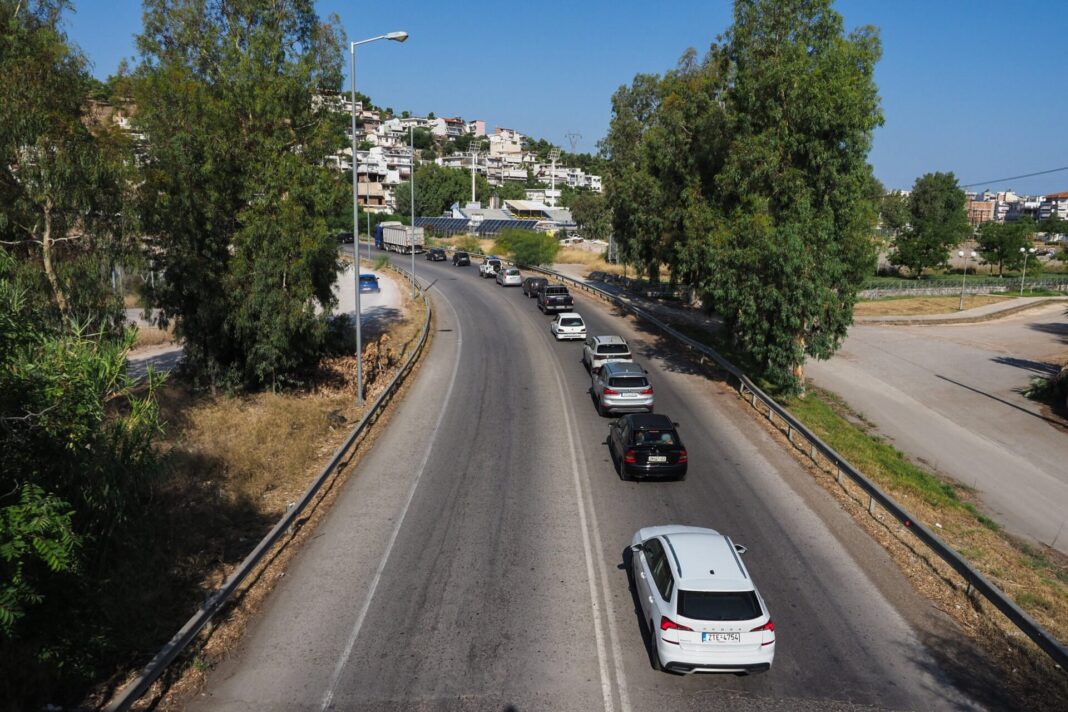 «Χαλκίδα:-Χάος-στις-Παράνομες-Κόντρες-–-Οδηγοί-Εγκλωβισμένοι-και-η-Τροχαία-Άφαντη!»