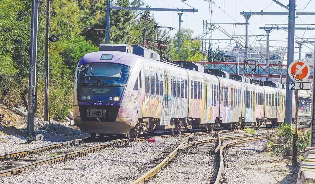 «Θαύμα στη Λένορμαν: Ατύχημα αμαξοστοιχίας με μοτοσυκλέτα χωρίς τραυματίες!»