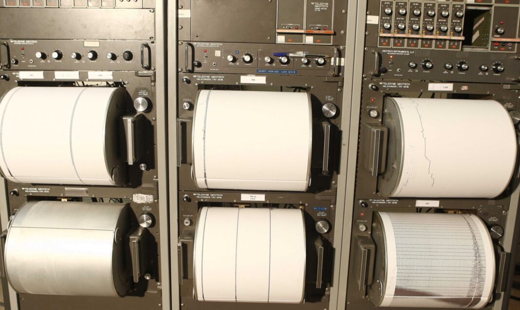 «Σεισμική Δόνηση στα Αντικύθηρα: Η Ανησυχία για τον Εγκέλαδο και οι Επιπτώσεις»