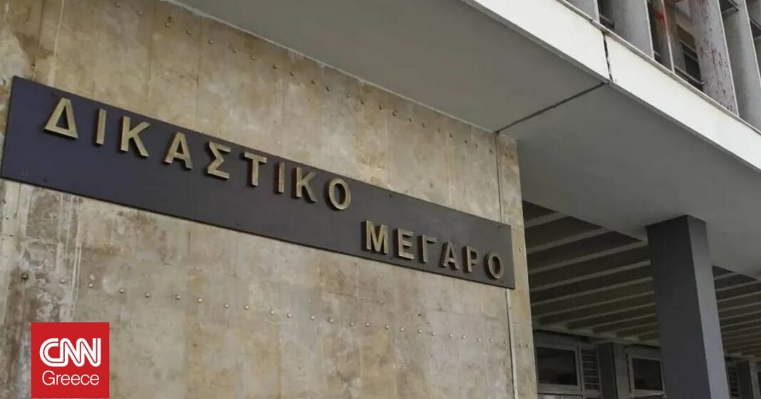 «Σοκ-στη-Θεσσαλονίκη:-21χρονος-κατηγορείται-για-κακούργημα-μετά-από-βιντεοσκόπηση-68χρονης-σε-τουαλέτα-εταιρείας»