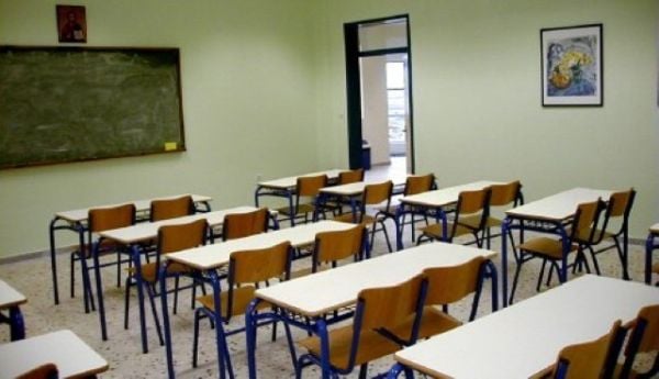 «Σάλος-στην-Πάτρα:-Ελεύθερος-ο-καθηγητής-που-προκάλεσε-αντιδράσεις-με-γυμνές-φωτογραφίες-των-παιδιών-του»