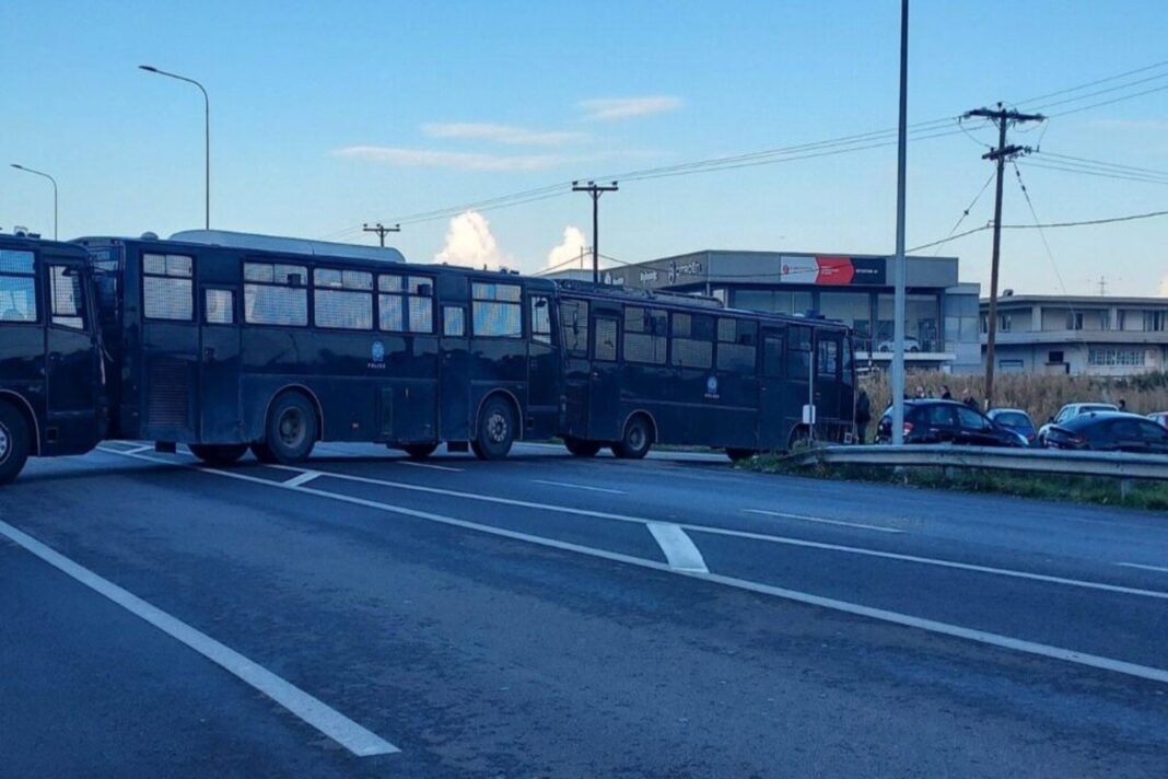 «Συναρπαστικές στιγμές: Η δραματική φυγάδευση του Κυριάκου Μητσοτάκη από το αεροδρόμιο της Αλεξανδρούπολης»