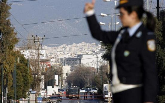 «Σοκαριστικό ατύχημα στην Πάτρα: Ι.Χ. παρέσυρε τροχονόμο σε μπλόκο!»