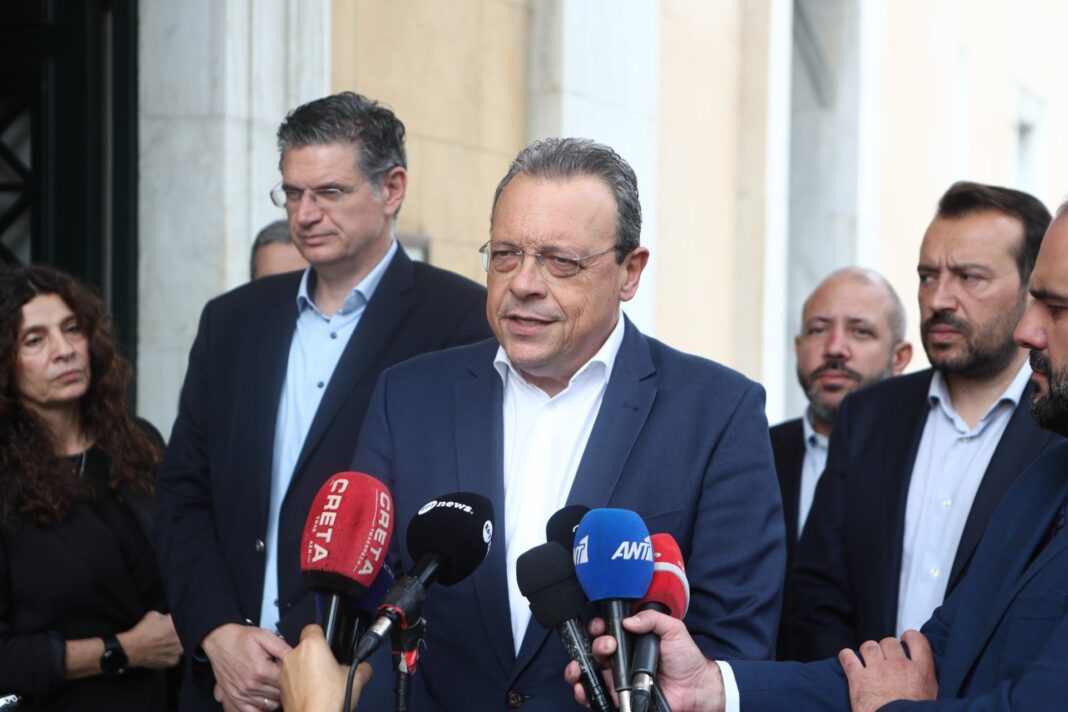 «Φάμελλος:-Αποκαλύπτει-το-σχέδιο-Μητσοτάκη-για-το-πετρέλαιο-θέρμανσης-–-Ώρα-για-πολιτική-αλλαγή!»-[βίντεο]