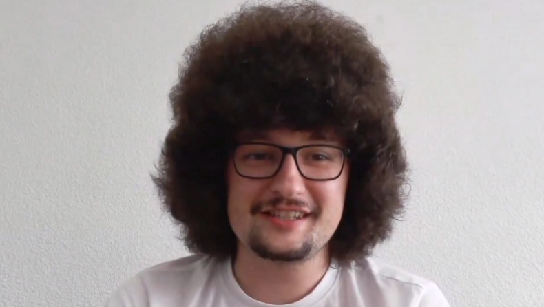 «Οπαδός-της-Μάντσεστερ-Γιουνάιτεντ-γίνεται-viral:-Η-απίθανη-ιστορία-πίσω-από-την-αισιοδοξία-του-για…-κούρεμα!»