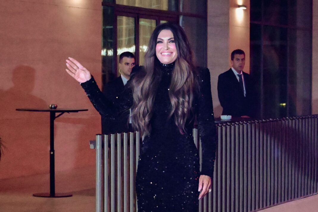 «Σημαντική Συνάντηση: Η Κίμπερλι Γκίλφοϊλ Στο Υπουργείο Άμυνας με τον Νίκο Δένδια»