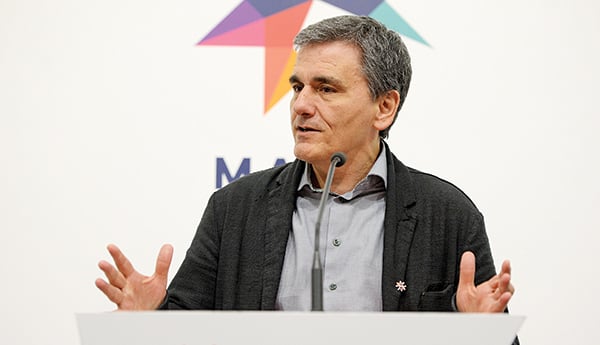 Η Νέα Αριστερά σε Κρίση: Ο Τσακαλώτος Απαντά στη ‘Σφαγή’ στα Social Media!