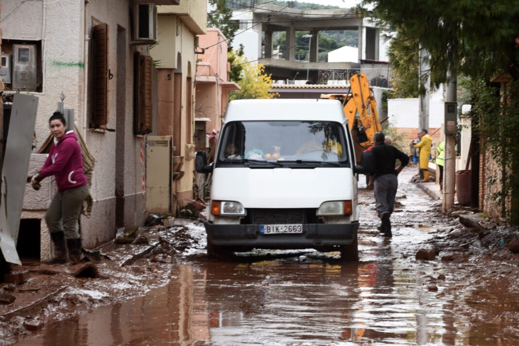 «Οκτώ Χρόνια Μετά τη Τραγωδία στη Μάνδρα: Οι Συγγενείς Θυμάτων Αποκαλύπτουν την Αλήθεια – “Μας Κορόιδεψαν, το Κράτος Είναι Απόν”»